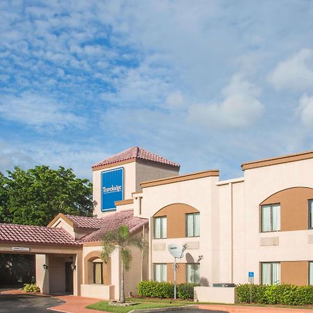 Travelodge By Wyndham Fort Myers Airport Esterno foto