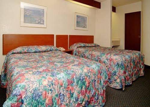 Travelodge By Wyndham Fort Myers Airport Esterno foto