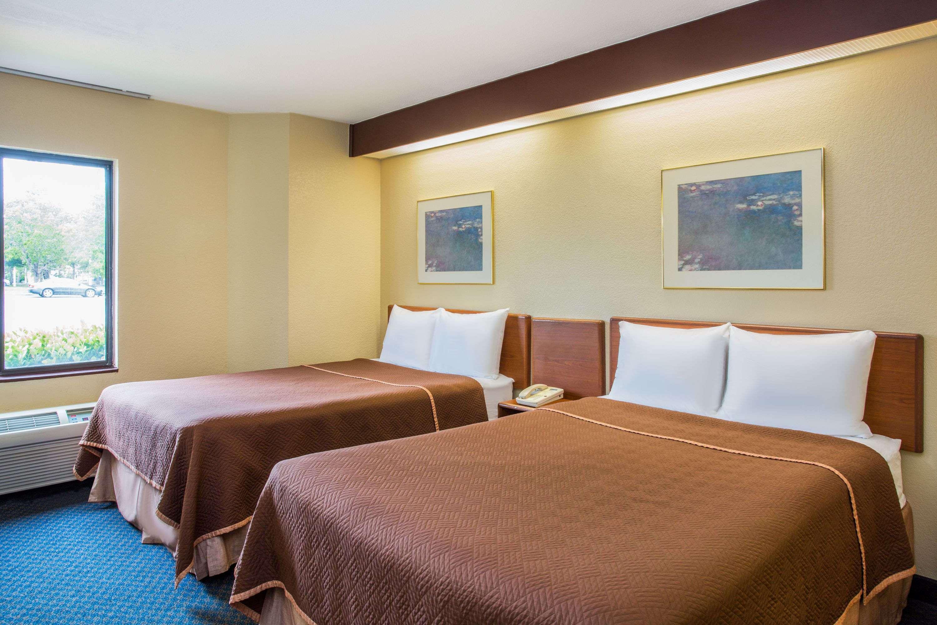 Travelodge By Wyndham Fort Myers Airport Esterno foto