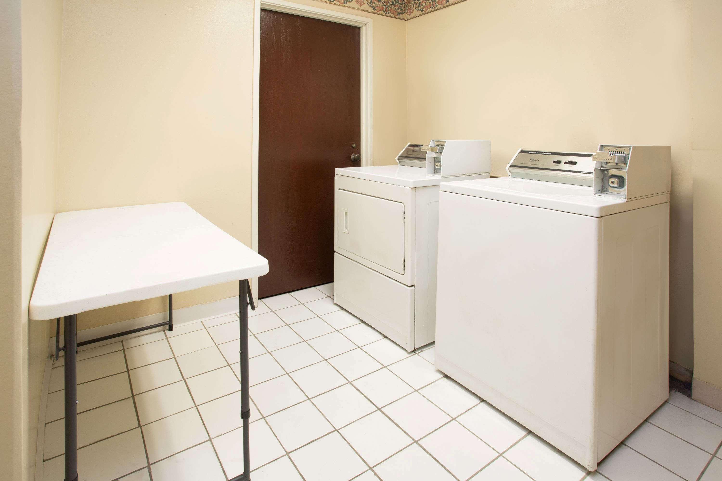 Travelodge By Wyndham Fort Myers Airport Esterno foto