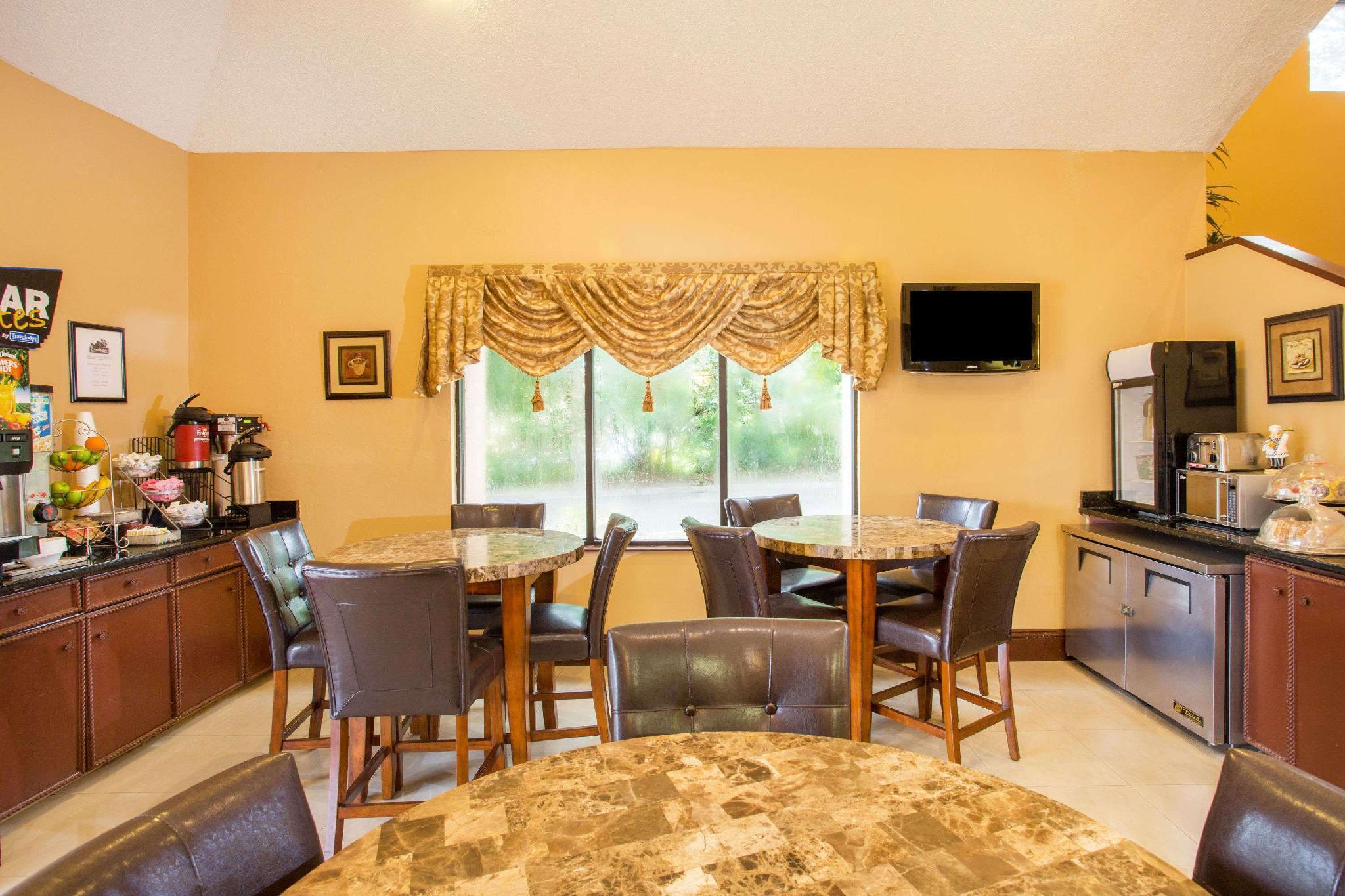 Travelodge By Wyndham Fort Myers Airport Esterno foto