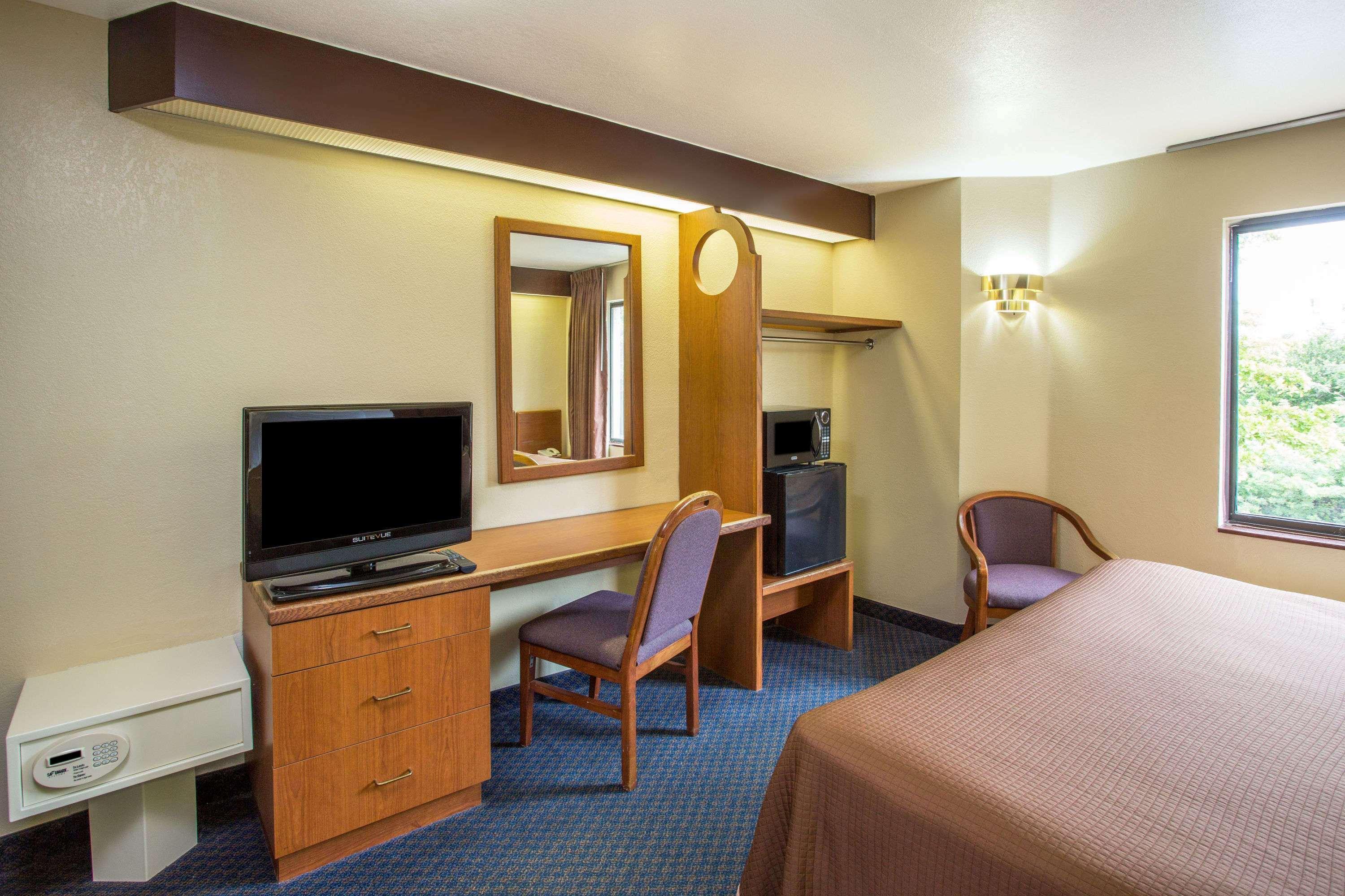 Travelodge By Wyndham Fort Myers Airport Esterno foto